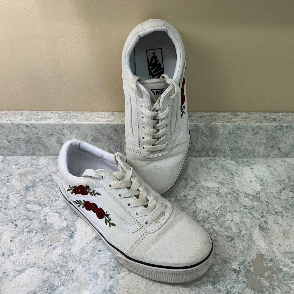 Vans Sneakers Ward 2.0 White Rose Floral Embroidered Canvas Low Top Shoes